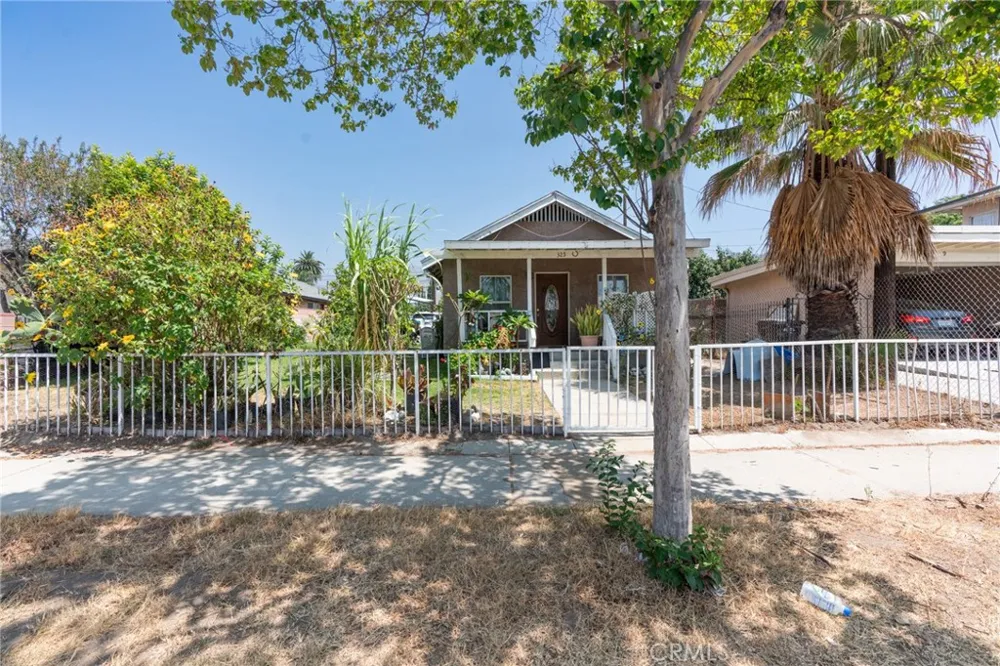 325 W Crescent Drive Azusa, CA 91702