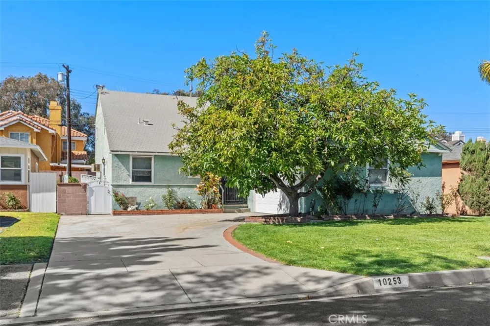 10253 Angell Downey, CA 90242