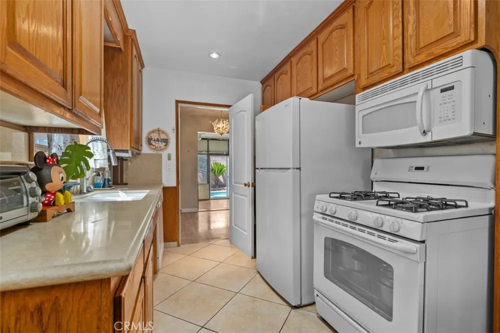 10253 Angell Downey, CA 90242