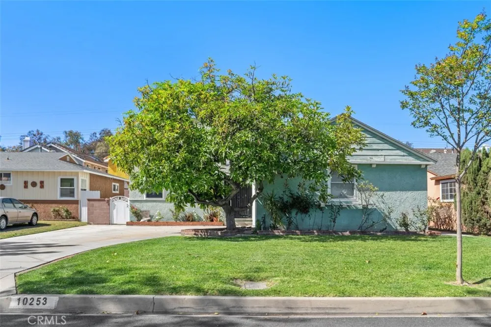 10253 Angell Downey, CA 90242