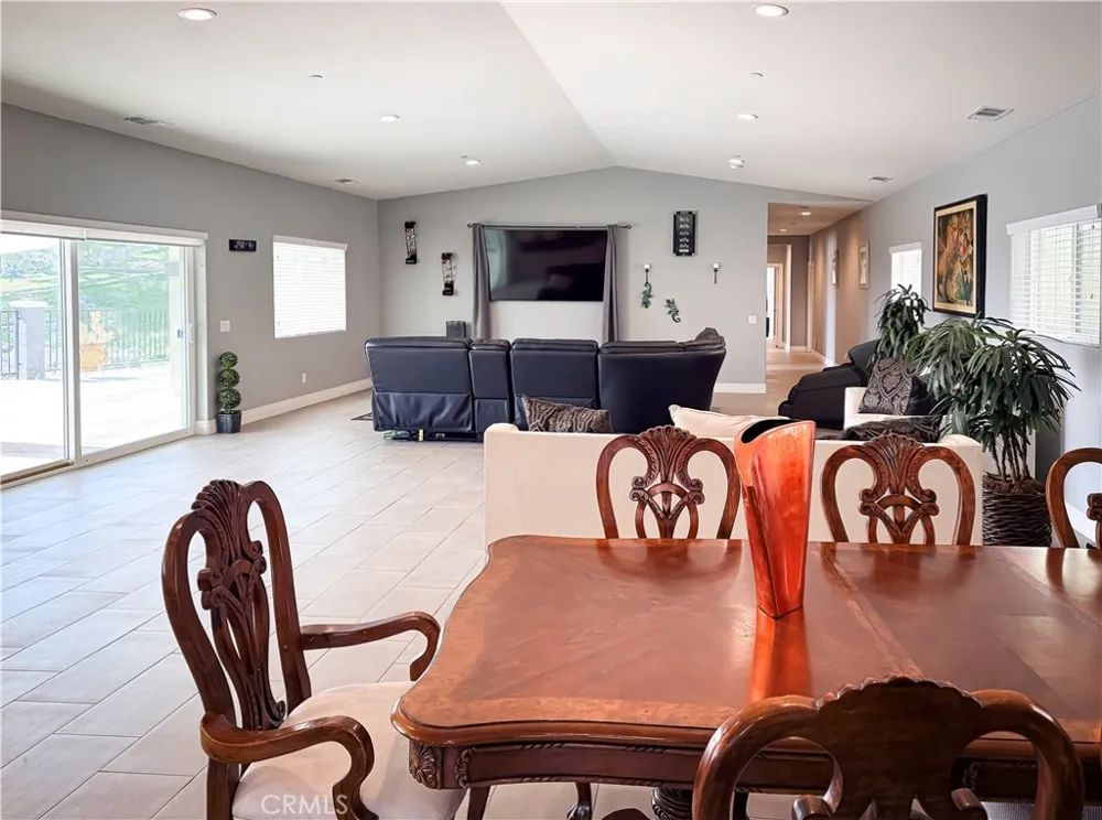 449 Skylark San Bernardino, CA 92405