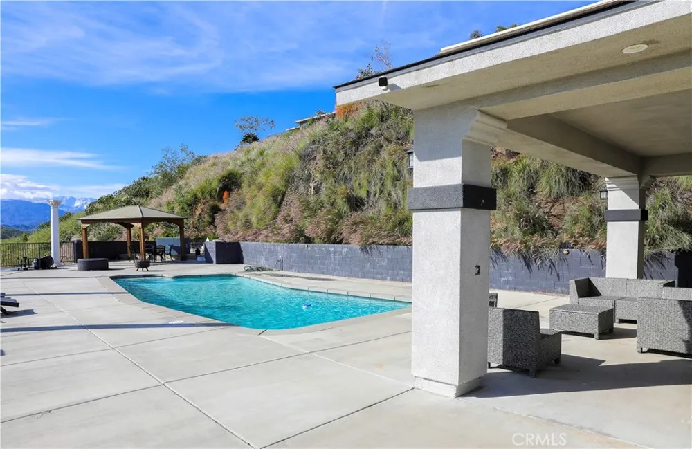 449 Skylark San Bernardino, CA 92405