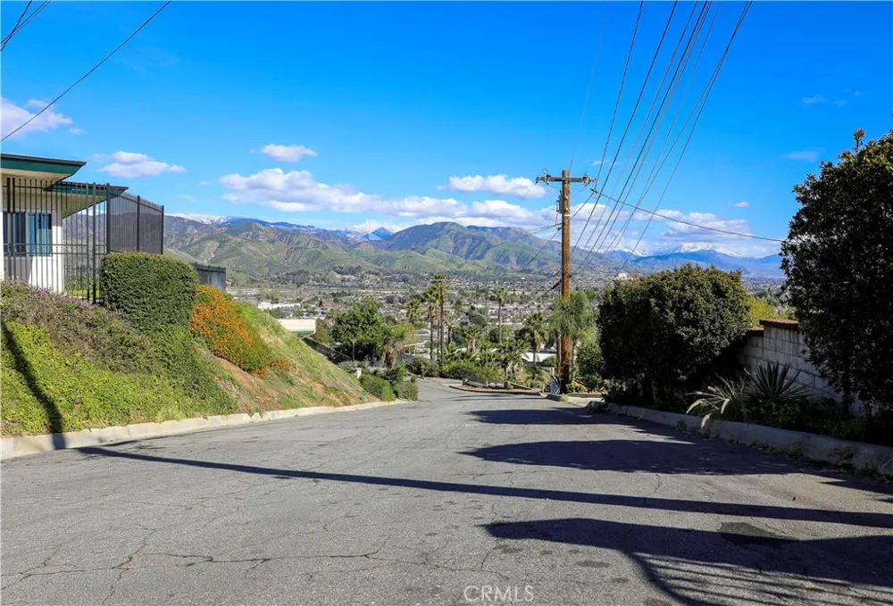 449 Skylark San Bernardino, CA 92405