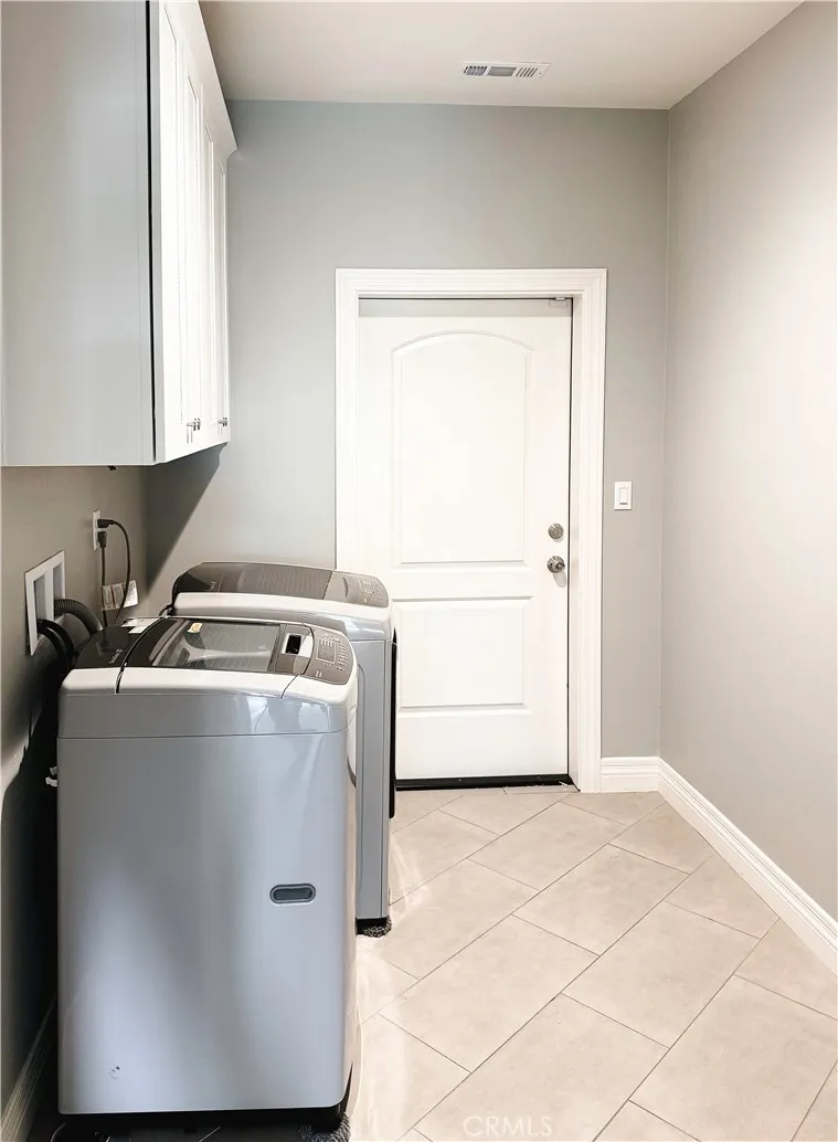449 Skylark San Bernardino, CA 92405