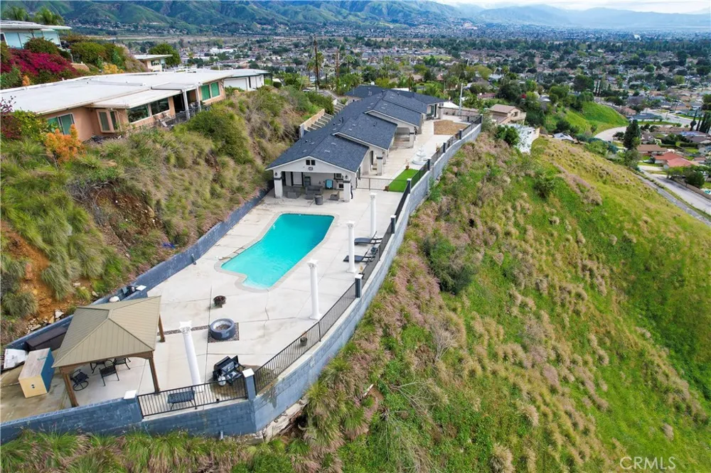 449 Skylark San Bernardino, CA 92405