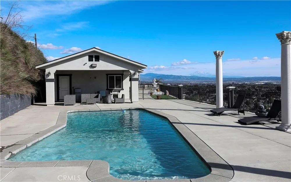 449 Skylark San Bernardino, CA 92405