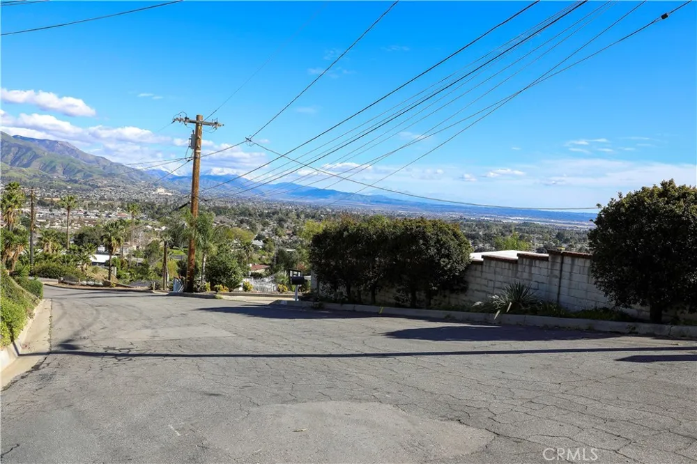 449 Skylark San Bernardino, CA 92405