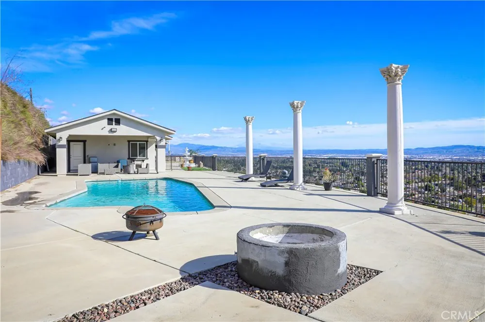 449 Skylark San Bernardino, CA 92405