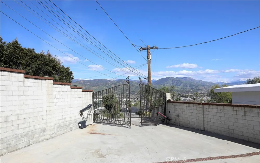449 Skylark San Bernardino, CA 92405
