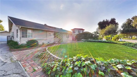 118 W Magna Vista
