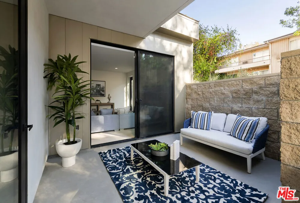 3651 Regal Place #102 Los Angeles, CA 90068