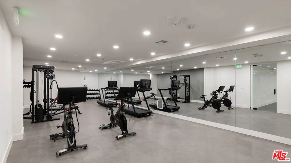 3651 Regal Place #102 Los Angeles, CA 90068