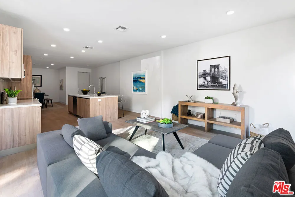 3651 Regal Place #102 Los Angeles, CA 90068