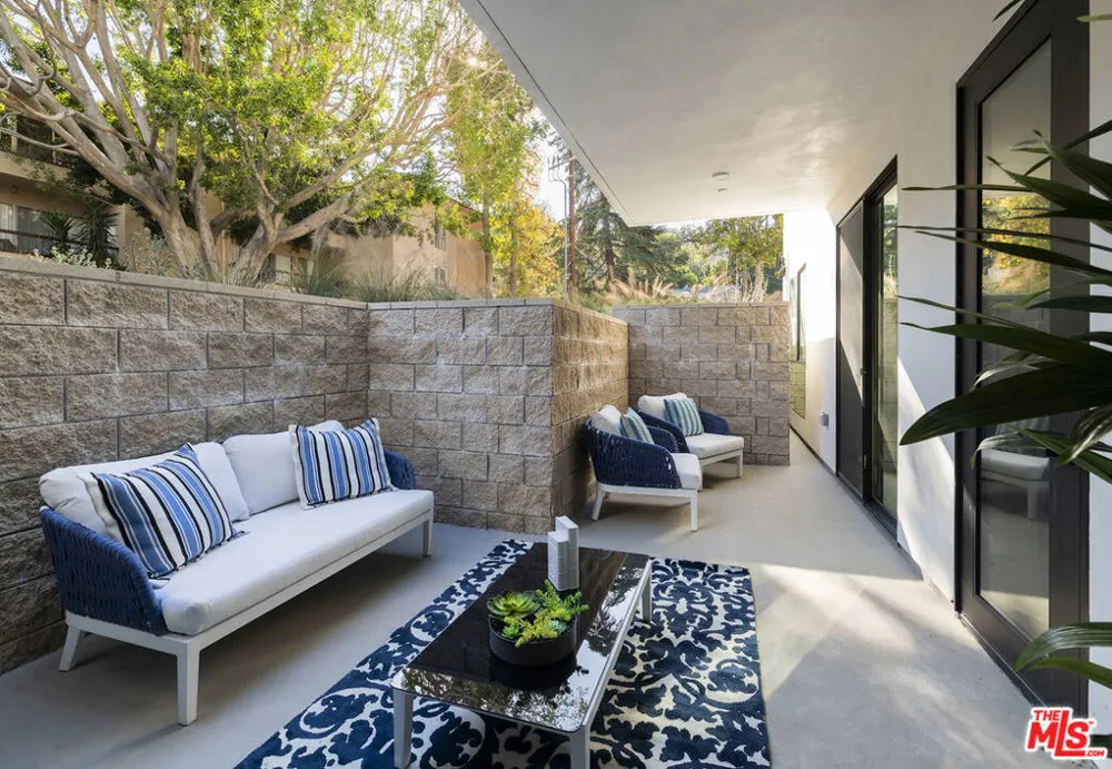 3651 Regal Place #102 Los Angeles, CA 90068