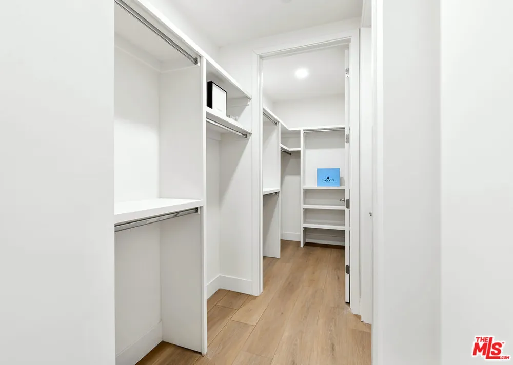 3651 Regal Place #102 Los Angeles, CA 90068