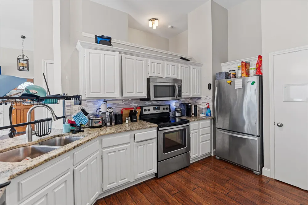 2219 Greenview Drive Carrollton, TX 75010