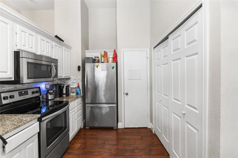 2219 Greenview Drive Carrollton, TX 75010