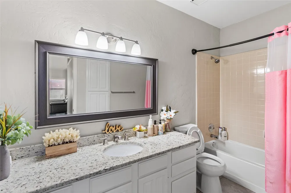 2219 Greenview Drive Carrollton, TX 75010