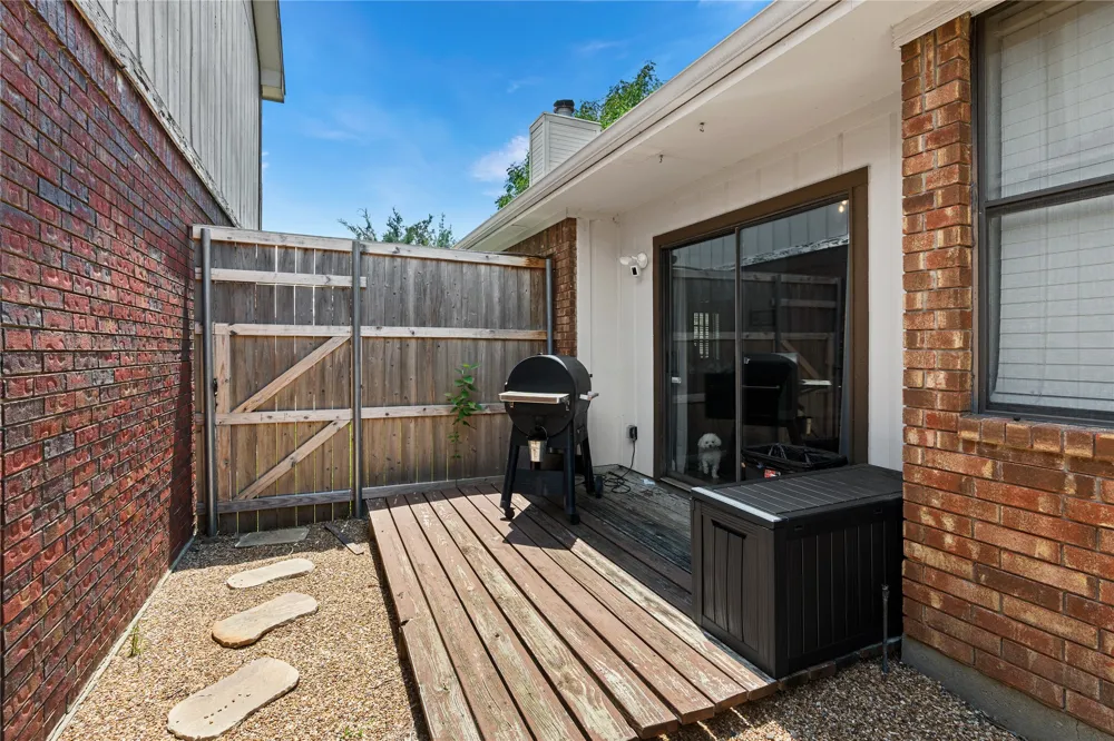 2219 Greenview Drive Carrollton, TX 75010