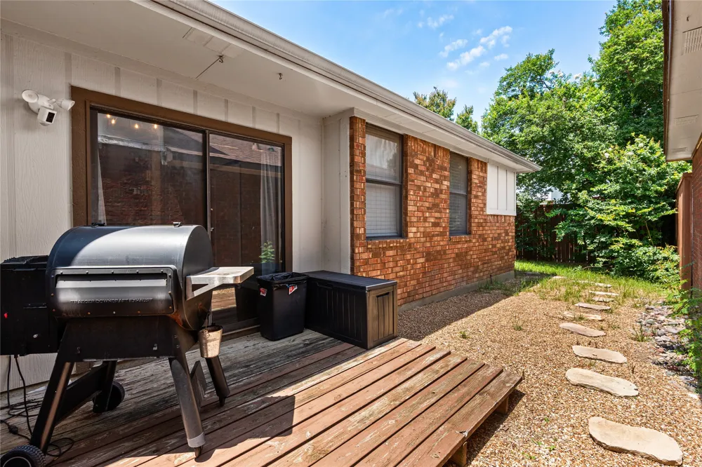 2219 Greenview Drive Carrollton, TX 75010