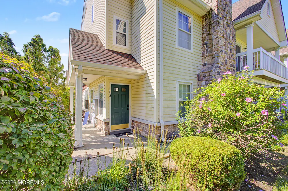 15 Nashville Court Tinton Falls, NJ 07712