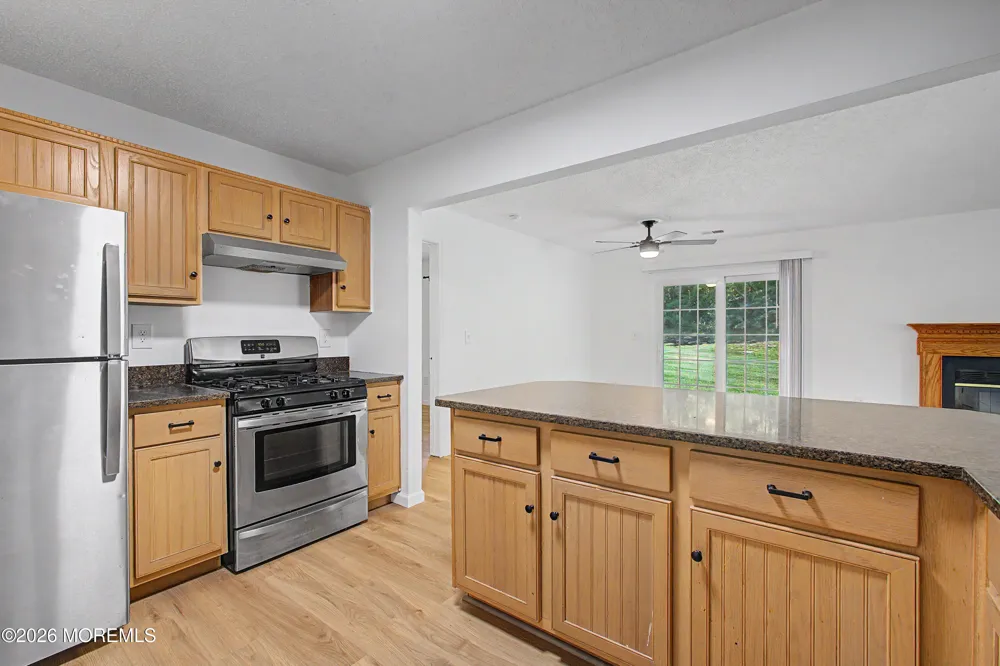 15 Nashville Court Tinton Falls, NJ 07712
