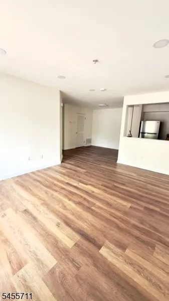 517 Waterford Dr Edison, NJ 08817