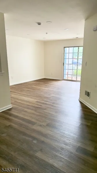 517 Waterford Dr Edison, NJ 08817