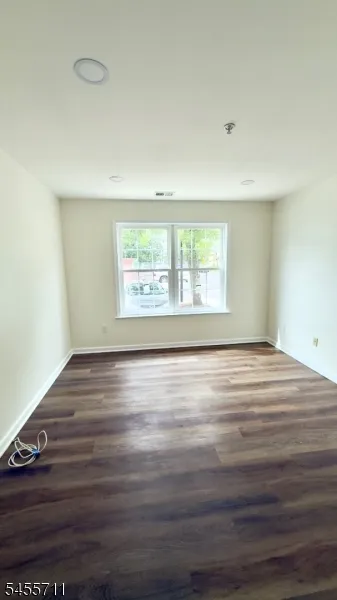 517 Waterford Dr Edison, NJ 08817