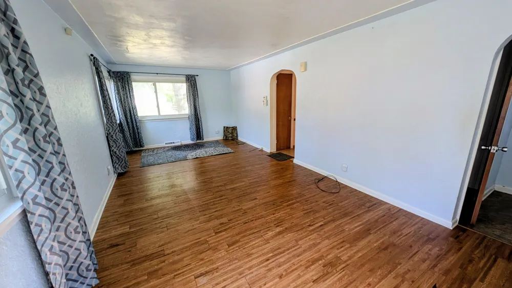 1932 Elwood Street Muskegon, MI 49442