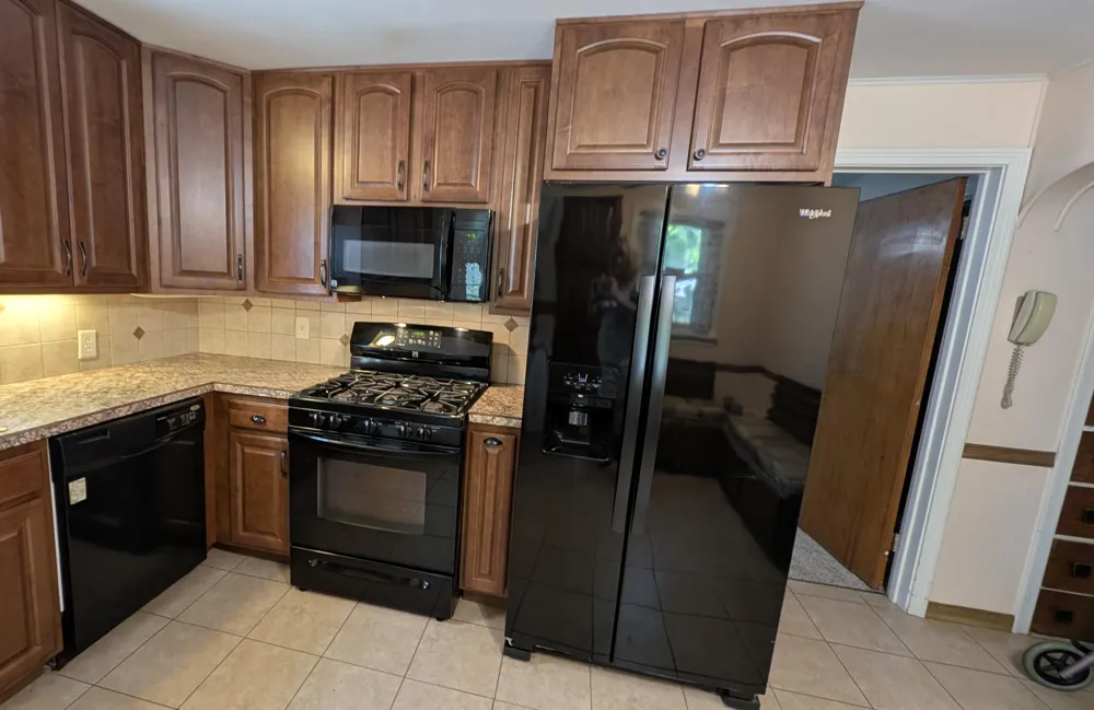 1932 Elwood Street Muskegon, MI 49442
