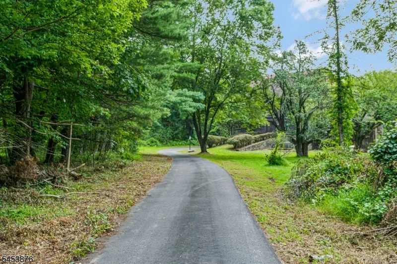 1570 Harbourton Rocktown Rd Hopewell, NJ 08530