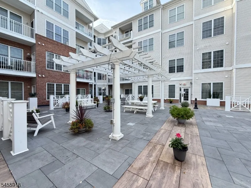 1420 Wharton Ct #1420 Unit 1420 Riverdale, NJ 07457