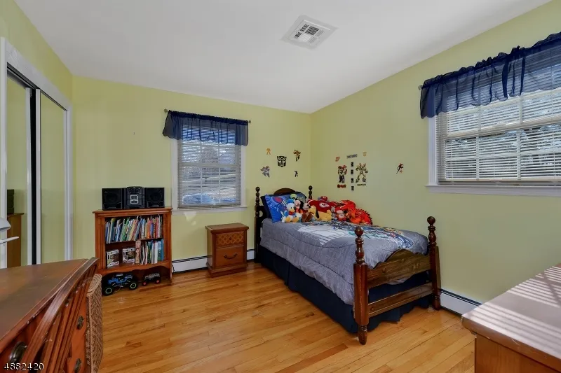 12 Studer Rd Clinton, NJ 08809