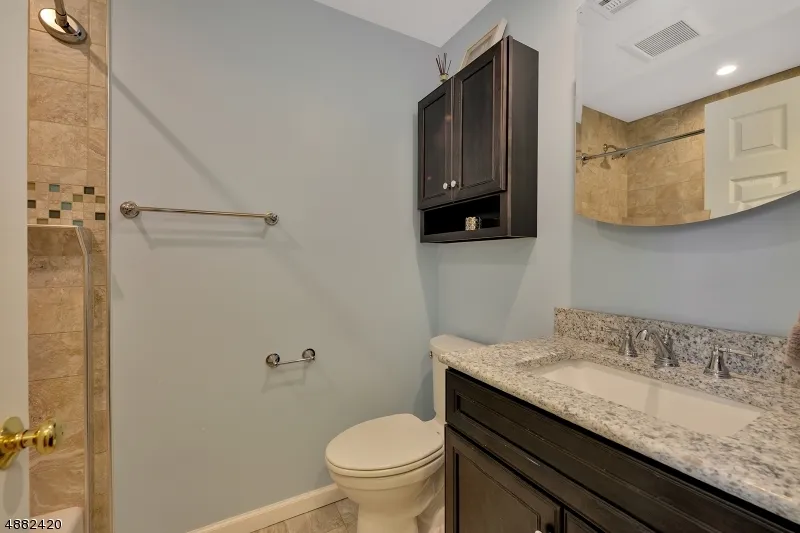 12 Studer Rd Clinton, NJ 08809