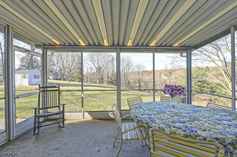 12 Studer Rd Clinton, NJ 08809