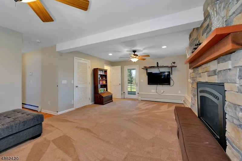 12 Studer Rd Clinton, NJ 08809