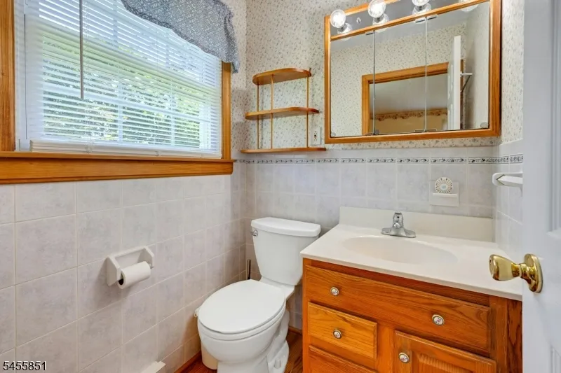 6 Jackson Valley Rd Washington, NJ 07882