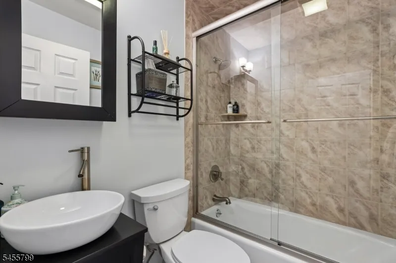 74 Overhill Rd Belleville, NJ 07109