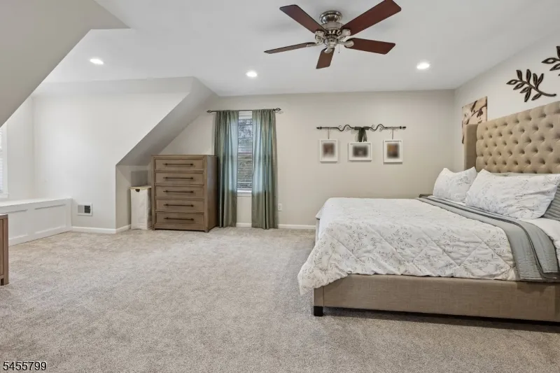 74 Overhill Rd Belleville, NJ 07109