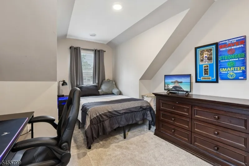 74 Overhill Rd Belleville, NJ 07109