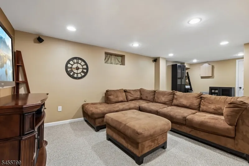 74 Overhill Rd Belleville, NJ 07109