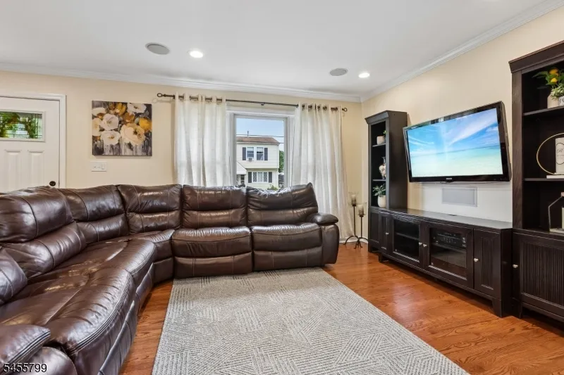 74 Overhill Rd Belleville, NJ 07109