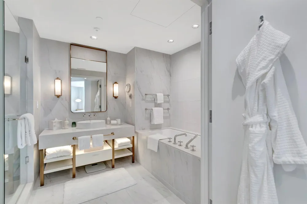 525 FORT LAUDERDALE BEACH BOULEVARD #1705 Fort Lauderdale, FL 33304