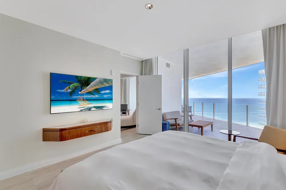 525 FORT LAUDERDALE BEACH BOULEVARD #1707 Fort Lauderdale, FL 33304