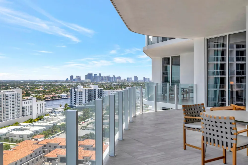 525 FORT LAUDERDALE BEACH BOULEVARD #1707 Fort Lauderdale, FL 33304