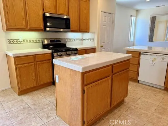 14990 Lexington Adelanto, CA 92301