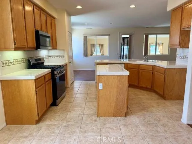 14990 Lexington Adelanto, CA 92301