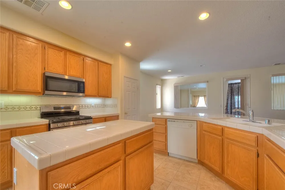 14990 Lexington Adelanto, CA 92301