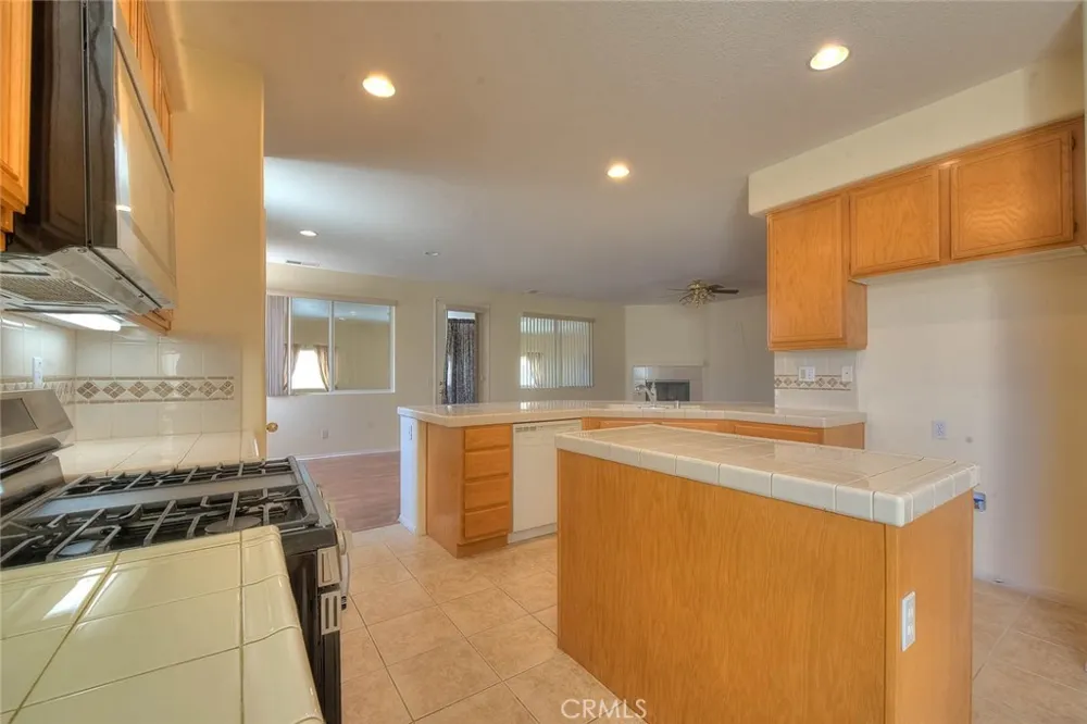 14990 Lexington Adelanto, CA 92301